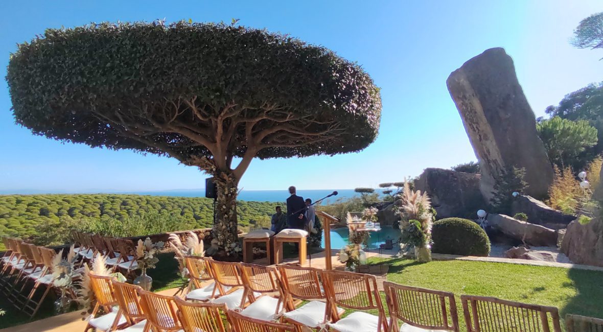 Wedding officiant Cadiz Finca El Canuelo Bolonia Tarifa wedding celebrant Trauredner célébrant mariages Tarifa Cadiz