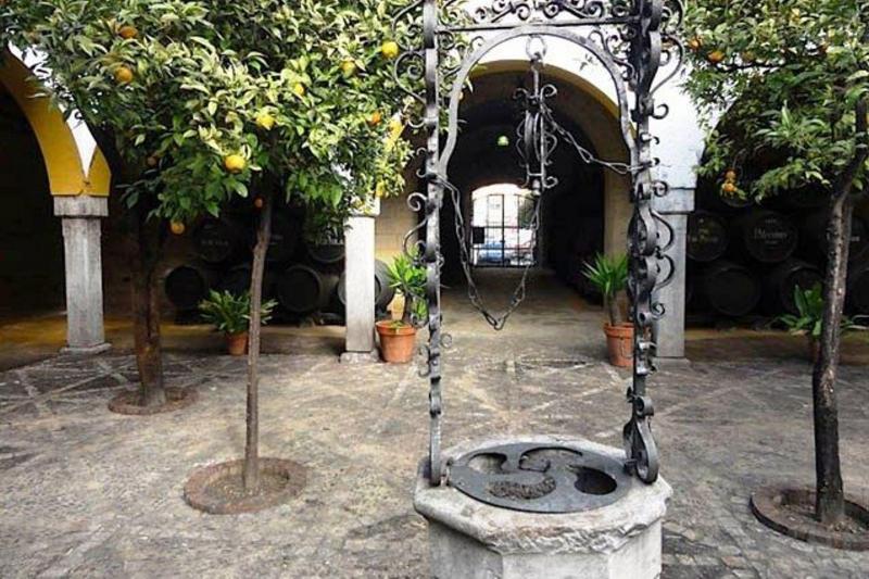Oficiante bodas civiles en Hotel Convento La Almoraima, Castellar de la Frontera.