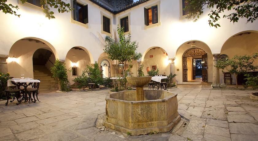 Ceremonias bodas civiles en Hotel Convento La Almoraima, Castellar de la Frontera.
