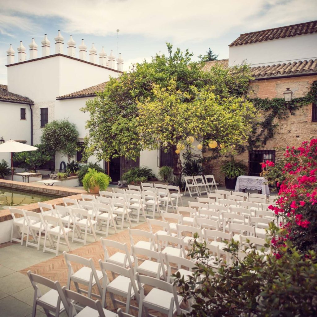 English Celebrant Fain Viejo, Vejer